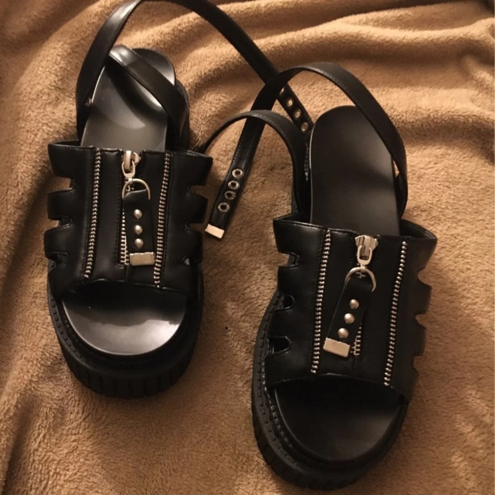 Lamoda black platform sandals
